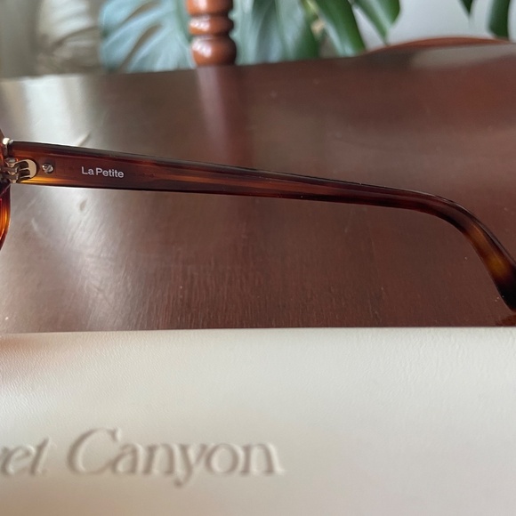 Tortoiseshell Velvet Canyon La Petite Sunglasses - Picture 4 of 4